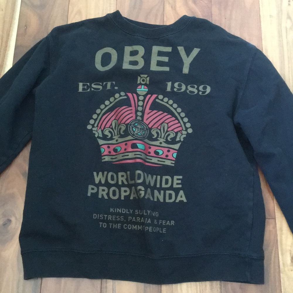 obey crewneck